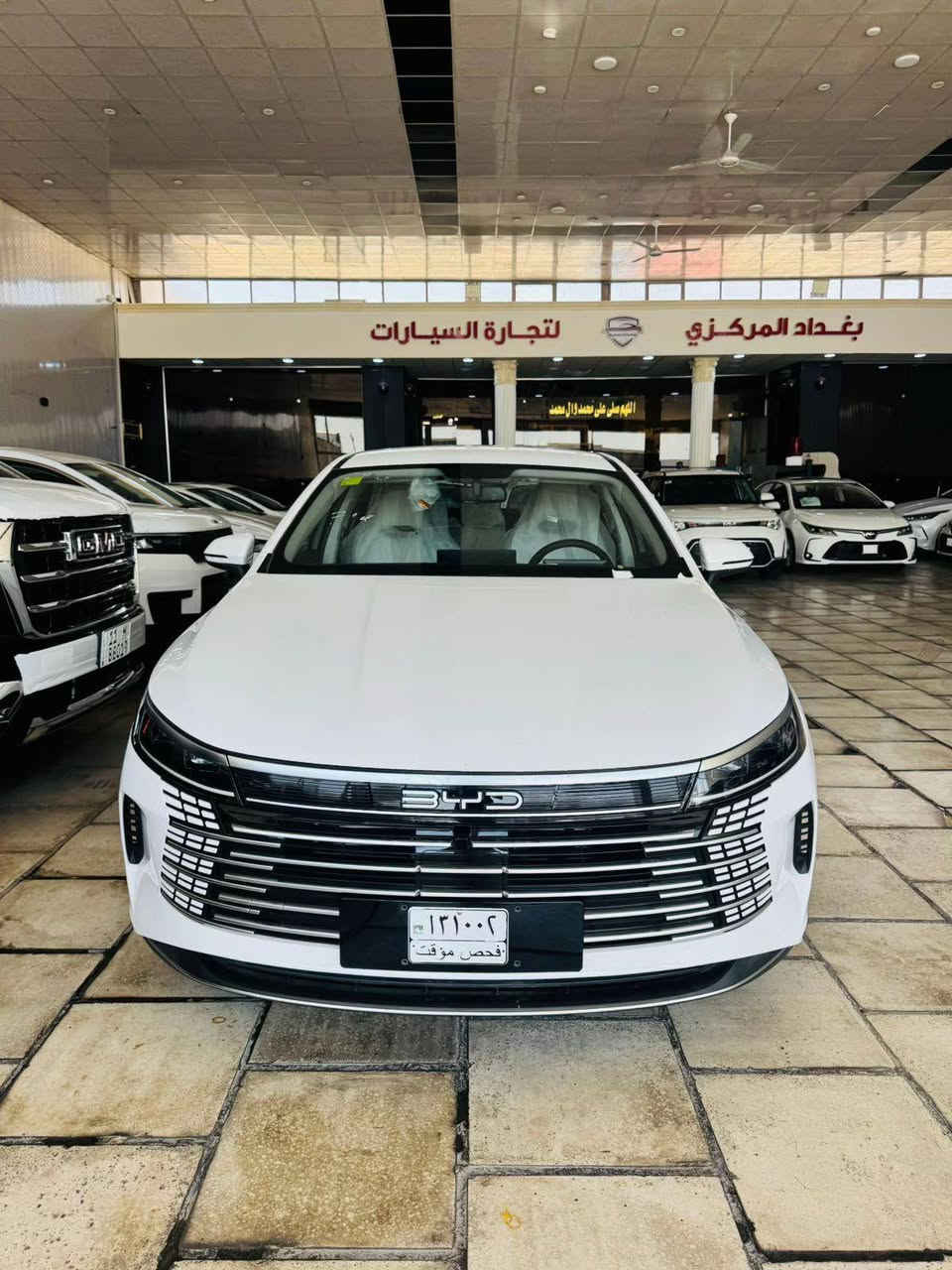 شركة الصنع: BYD Auto تستروير 
نوع المحرك: هايبرد (بنزين + كهرباء)
نظام الهايبرد: DM-i عالي الكفاءة
ناقل الحركة: أوتوماتيك
دفع أمامي
استهلاك وقود اقتصادي جداً
شاشة وسطية كبيرة تعمل باللمس
عدادات ديجتال بالكامل
دعم Apple CarPlay و Android Auto
كاميرا 360 درجة
حساسات أمامية وخلفية
رادار تصادم أمامي
نظام المحافظة على المسار
مثبت سرعة ذكي
تكييف أوتوماتيك مزدوج
مقاعد مريحة بخامات عالية الجودة
جنوط رياضية
نظام تشغيل ذكي
وبعد موصفات مذاكرهن
ماشيه 9 الاف بحالة الوكاله ايشي ما ناقصه
الاستفسار ***********
