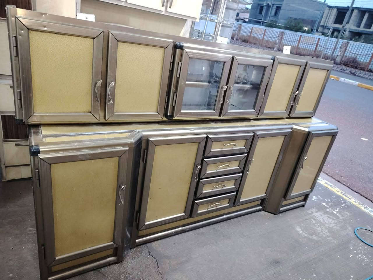 كاونتر مترين نص 
حطاطه سعودي نضيف حيل 
بدون سنك 
السعر ٢٥٠ 
فلوجه


**إذا كنت صاحب هذا الإعلان وتريد حذفه لأي سبب، رجاءا أرسل رسالة إلى الدعم الفني**