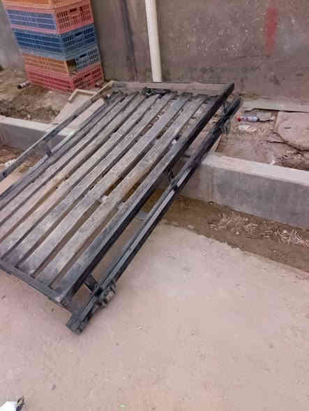 سله جيب للبيع تفصال حديد ثقيل تتحمل وزن كلش قوي مكانه ناصريه مركز ***********
