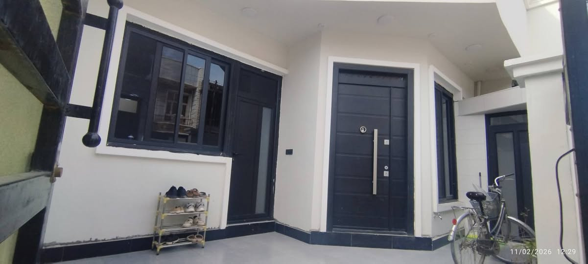 ***********
السلام عليكم}
للبيع الموقع دور الزراعة الثانية خلف مكتب الريان✓
(التفاصيل)
المساحة (144)م الواجهة(8)م النزال(18)م بناء حديث2025
مطبخ عن(4×340)م
استقبال(4×6)م
صالة داخلية معزولة(5×4)م
خرف نوم عدد2(4×425)(4×325)م
منور خلفي(4×150)م
منور داخلي(2×1)م
حمام طابق اول(250×150)م+حمام طابق ثاني
ارتفاع السقف(315)م
بيتونة كبيرة+صحيات
المواصفات
الكهرباء بواري سعودي الفنار الاصلي تأسيس نضام خطوط  الاحمال الثقيلة نقاط الاصلي الثقيل تأسيس الماء و المجاري الاصلي المصري الشريف نضام دكت مبردة كبيرة للغرف و الصالة استقبال جبسبورد +انارة مكنتك الارضية بورسلين هندي ثقيل الاصلي وكالة(يتاكيا)
سيراميك جدار الصحيات +مطبخ هندي وكالة(يتاكيا)
السطح+البيتونة شتايكر
السعر/ 115
