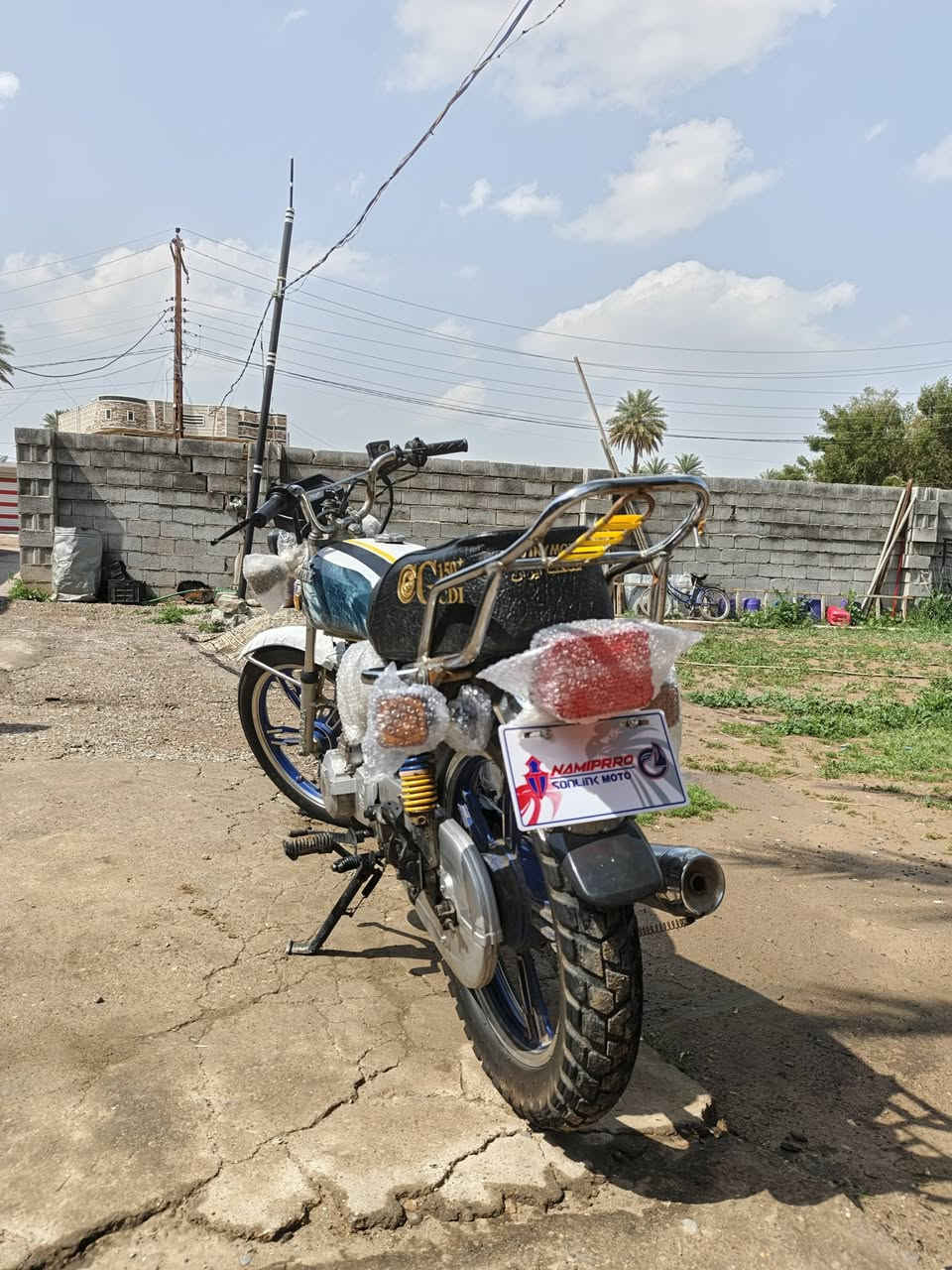 السلام عليكم دراجه للبيع كفاله عامه مكينه مفتوح بس كور موديل 21 كهربائيات كلها شغاله سلف المكان ديالى جديده الشط للاستفسار ***********
