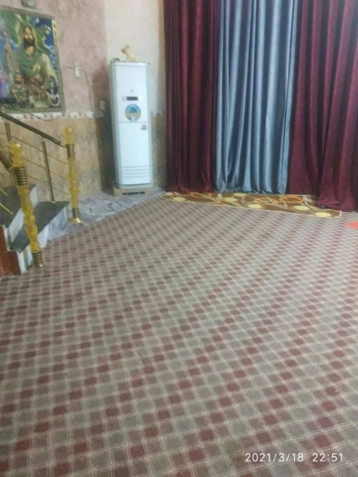 ..♥️عندي بيت ب حي الحسين بشارع حسينيه الزهراء وجهيه البيت عله ساحه طابو صرف  مرتب 200متر بناء حديث جداً (إستقبال)( وغرفتين)(صاله)( ومطبخ)(منور بين الغرفتين)( وحمام ) (و كراج سياره) اريد ابيعه وصل 90مليون وما بعت ومصاب الإمام الحسين (عليه السلام)مطلوب سلفه اسكان 4مليون ... ملاحظه كاعدين بيه ناس ماجرين 
***********♥️
