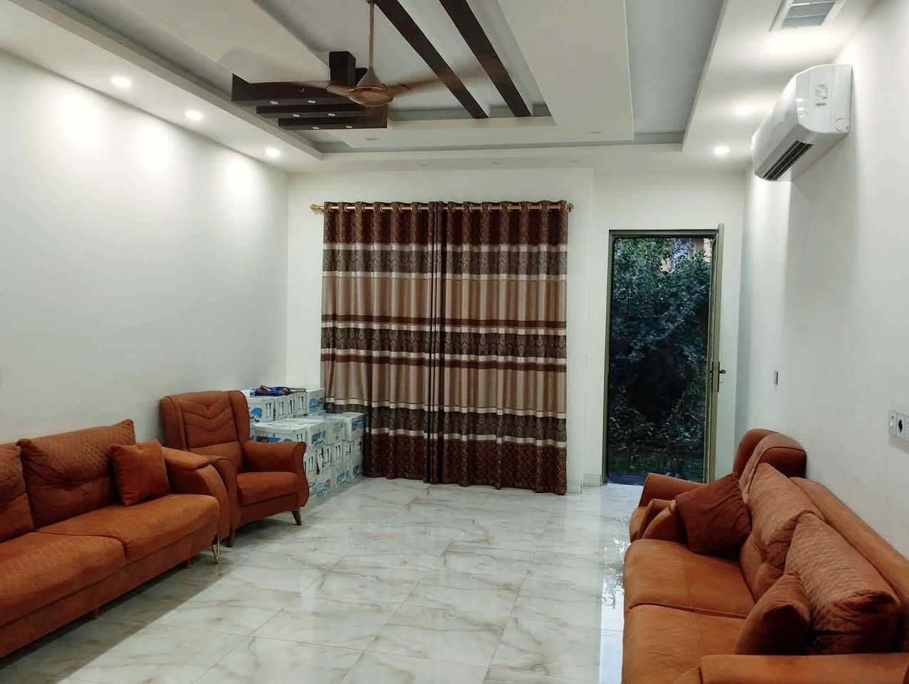 🏦  عروض مكتب بيت الأركان للعقار   🏦

دار للبيع حي العربي مساحة ٣٠٠ م بناء حديث 
الواجهة ١٠ م العمق ٣٠ م الاتجاه شروق طابقين 
 
استقبال مطبخ حار وبارد هول وأربعة غرف نوم 
مع شقة معزولة غرفتين هول مطبخ ومشتملات
 
الموقع حي العربي قرب جامع سلطان هاشم حمد 
🏦                                                   🏦
السعر على التليكرام https://t.me/alarkan_1
للاستفسار مراجعة مكتب بيت الأركان للعقار 

موقع موصل حي العربي قرب مطعم ماشاءالله 

*********** / *********** / *********** 🏦
