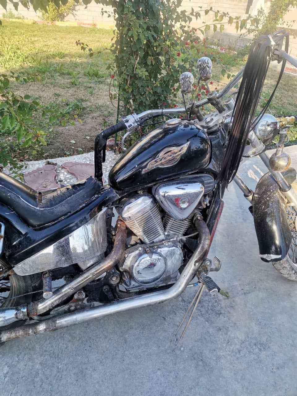 وسلام عليكم ورحمة الله وبركاته هارلي ستت ٤٠٠ متروكه بس شغاله وبيهة شويه خربطه يرادلهه شويه ترتيب السعر ٩٥٠ الموقع بغداد الدوره البعيثه الرقم ***********
