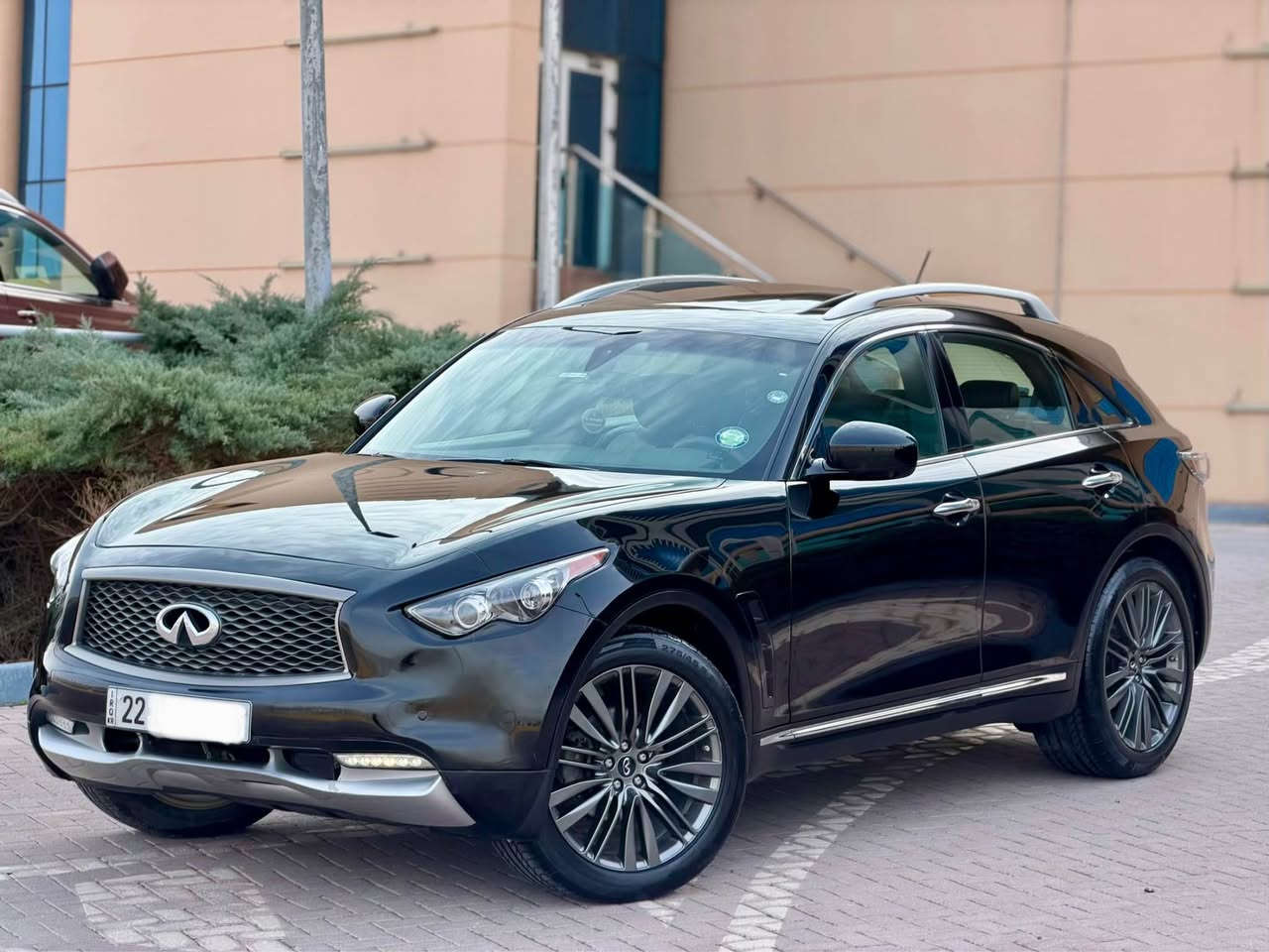 NISSAN INFINITI QX70  2017 LIMITED

نيسان انفنيتي ليمتدد  ٢٠١٧

سعر مناسب مستحيل نظافه بي هيج سعر ١٦٨ ورقه مجال

ملاحظه : سياره قطعتين بس كلير بعد شخت باردحتي رصعه مابيها بشرت سونر موجود سياره جديدا١٠٠/١٠٠ 

فول فول مواصفات
سلايد
٦سلندر تنفس تبيعي
دواغل اللونين اسود او كريمي
كشن جلد و كاربا
كشن خزن وتدفية و تبريد
فور ويل 4X4 
شاشه و ٥ كاميرا
رادار امامي خلفي ورادار شارع
تحكمات ستيرن
ماشي ١٧٠ الف كم
بعد مواصفات انفنيتي معروفه ..........
سياره كلين تايتل مابي حادث ولا ارباك مابي شي بس بي العراق قطعتين كلير باب سايق او بونيت بدون دواغل بدون ارباك بس كلير بي سبب شخت بسيط و بعد صابغين 

گير محرك تاقم صدر تبريد تدفيه كله بشرت محرك مامفتوح

سنوي رقم جديد بي اسمي سياره تحويل مباشر 

سعر سياره مناسب  ١٦٨ ورقه بيها مجال 

مكان سليماني 

***********
***********
___________________________________________
NISSAN INFNITI QX70 LIMITED  2017
فول فول مواصفات 
سلايد
٦بستون بى توربو
ناو دوو ره نك ره ش و كريمى
كوشن جلدوكوشن كاره با
كوشن ساردو گه رم و خزن
ده بل اكسل 4x4
شاشه و ٥ كاميرا
رادا رو خه تى جاده بيش و دوا رادار
حاسه ى بيش و دوا
سوكان فرليوم و تحديد سرعه
١٧٠ هه زار كم روشتوه
له گه ل زوور مواصفاتى تر............

سه ياره كه كلين تايتل داغل بووه ليره دوو بارجه ى بووه به بوياغ بى ناوكرتن بى ارباك حاديثه ى نيه بى ئه وو دوو بارجه يه سه ياره كه شخت و ساردوو جاليشى نيه به شه رتى سونر

گيرو مه كينه و تاقم بيش و ته بريدساردو گه رم به شه رت 

سه نه وى ره قه مى تازه يه به ناو خومانه ته حويل به شه رت

سعر ١٦٨ ورقه و مجال 

شوين سليمانى 

***********
*********** السليمانية, العراق
