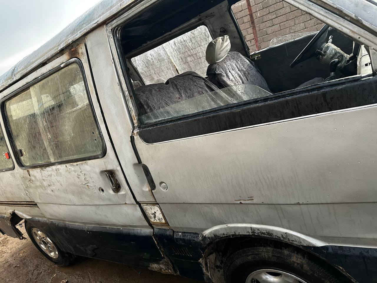 كيه بسته للبيع 94 بدون راعي مكينه 3000 كير اوتماتيك تخم تايرات كهربائيات كلها شغاله ومناسبه سياره ***********
