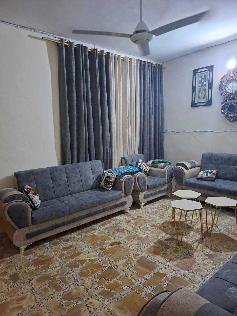 سلام عليكم على بركة الله من رخصة الأدمن بيت للبيع مساحه 350 العنوان حي الأندلس قرب اسواق الخزرجي شارع 8 للتواصل على الرقم ‏‪0750 901 8030‬‏ وتفاصيل
