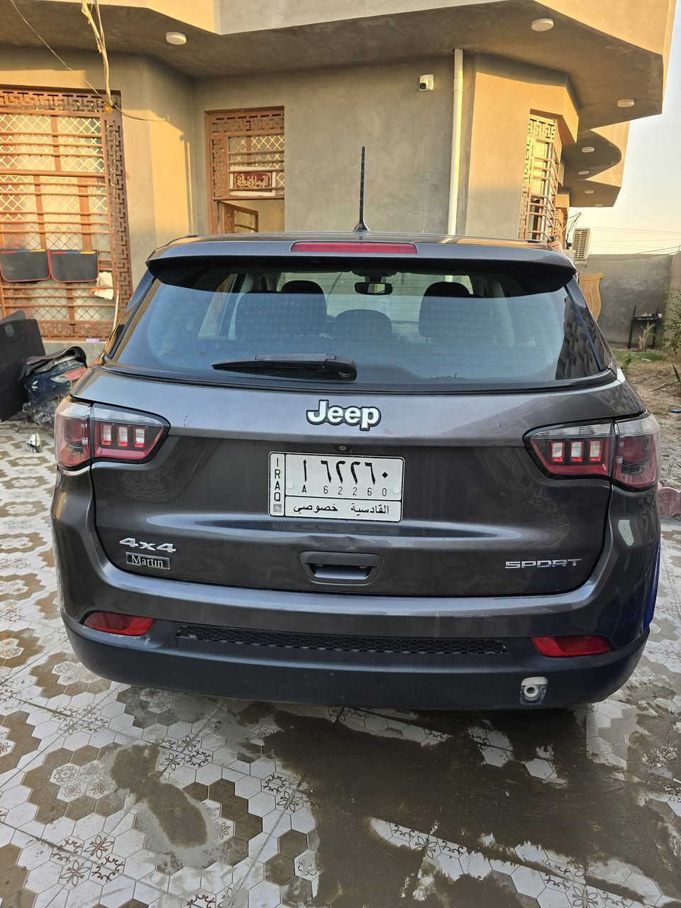 سلام عليكم
جيب كومباس 18 
محرك 2400
كير 9 نمره 
حادث جاملغ وبنيد
السياره مواصفات معروفه 
4 انضمه قياده
فور ويل 
تحكم سترين 
تثبيت سرعه 
زياده ونقصان سرعه تحكم يدوي 
لايت زنون 
سستم صوت 
السياره عليهة غرامات مليون و 200 تنزل من فلوس السياره 
 السياره بيهة كازكت وسويته
 جاهزه مجهزه السياره 
تراي للشمال مستعجل علة البيع
 السعر 115
مكان السياره ديوانيه  
غير متواجد على الفيس
 الاتصال على الخط 
***********
