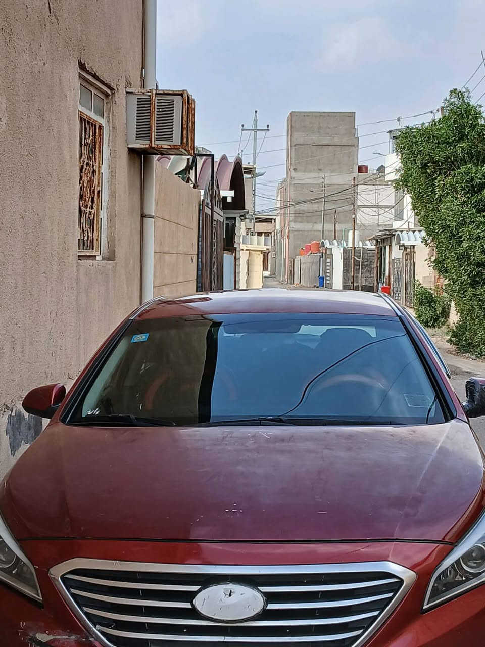 سوناتا وارد امريكي 
اللون احمر 
السياره جاهزه مكينه وكير وتبريد كهربائيات 
رقم انكليزي بسمي 
ميسان رقمها 
البدي شوف العين اكرر شوف العين البدي 
السعر 92 وبيها مجال للطيبين 
***********
