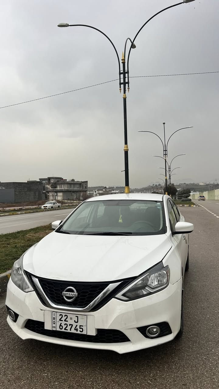 تەنها چاملغی لای سەیاقی بۆیاخە ئەویش لایخۆمان وای لێ هاتووە و پێش و پشتی کەپسە  و سەریارەکە نمونەیە لە جوانی
٩٦ هەزار کیلۆمەتر رۆشتووە
گێر و مەکینەی بەشەرت و توند و تۆڵی بەشەرت
***********
شوێن: قەڵادزێ
