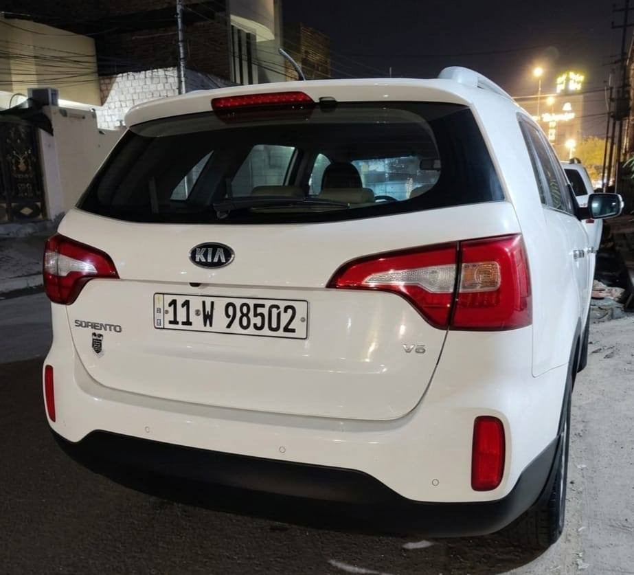 سورنتو للبيع موديل 2015
مكفوله كفاله عامه. 

السياره جديده. ماشيه 105 حقيقي 

 السياره علئ وضع الشركه. 

محرك 3500 6سلندر

7راكب بنوراما

رقم بغداد الجديد

هزه جديده

السعر 190 وبيها مجال 
للاتصال ***********
#سورنتو_جديده
