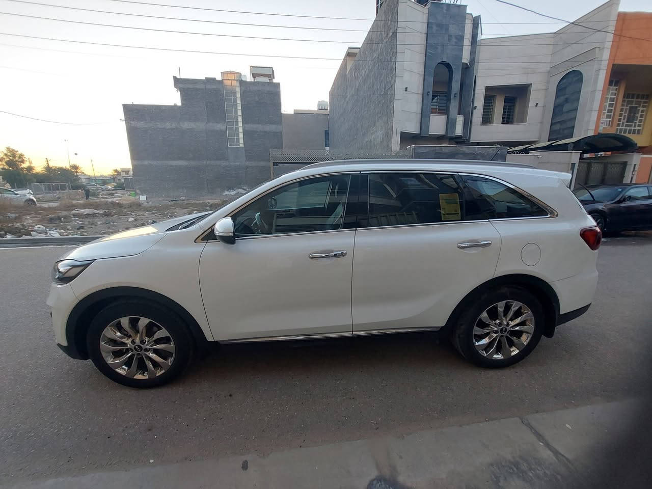 السلام عليكم عندي سورنتو موديل ٢٠١٨ خليجية مكفوله فول محرك ٦ماشيه ٤١ الف مكان السياره بغداد للاستفسار عن السعر الاتصال على الرقم ***********
