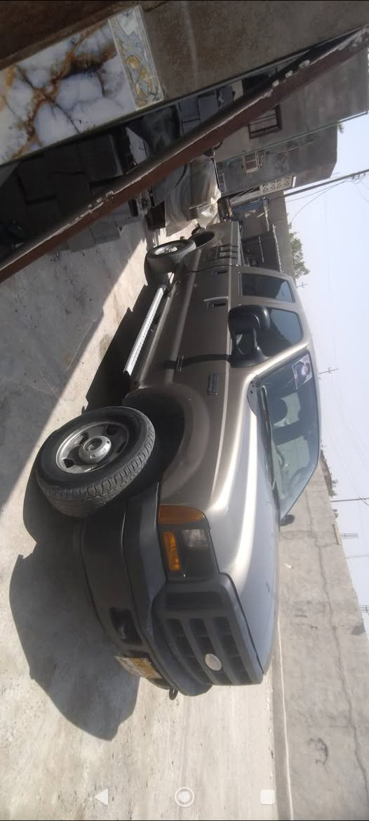 السلام عليكم فورد للبيع @سلفادور f350 كاز بلاد موديل 2007 رقم اربيل عندي وكاله عامه بسمي إنه من البصره السياره بلاد سعره 75
تلفون***********
