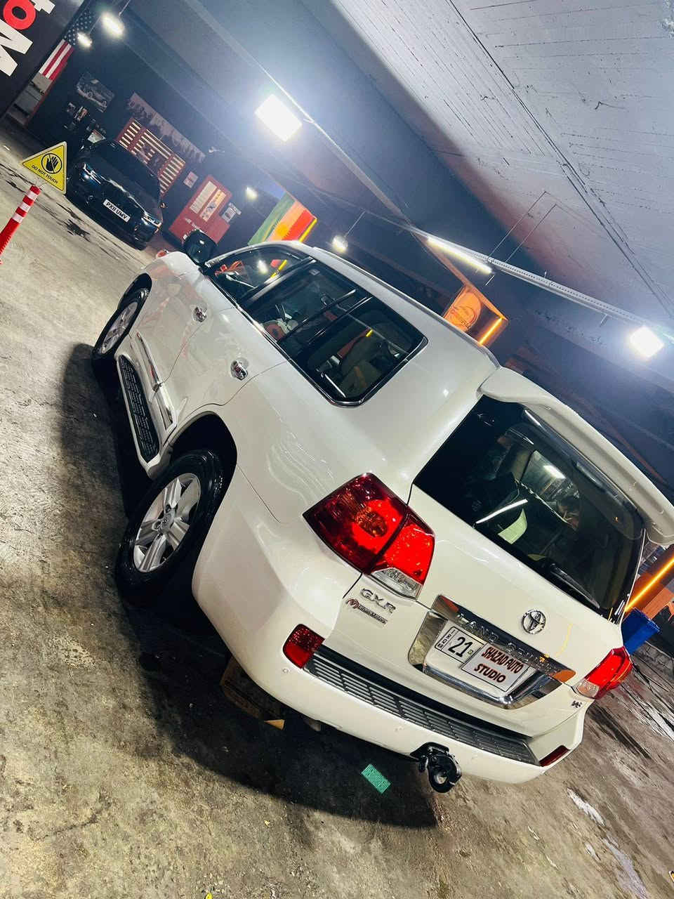 ***********
***********
جۆری سەیارە/توتێتا لانکلۆزەر
سعری/ 385 $معامەلە
مۆدێل/٢٠١٥ مانگی ٨
ڕۆشتو /١٣٧٠٠٠
ڕەنگ/سپی سەدەف
موسەفات/GX
شەریکەی ساز
ڕەقەم سلێمانی
ڕەقەمو سەنەی تازە 
تەحویل خرامە بەشەرت
گێڕومەکینەی نەکراوەتەوە بەشەرت
V6
بێبۆیاخ دوسێ PDR  هەیە 
تاقم تایەی تازە پێشو دوای مەزبوت 
تەبریدو کارەبای بەشەرت
سەیارەکە کامل سێرفس کراوە 
دەعامی بۆ دەعامی بەشەرت
شوێن سلێمانی 
***********
*********** السليمانية, العراق
