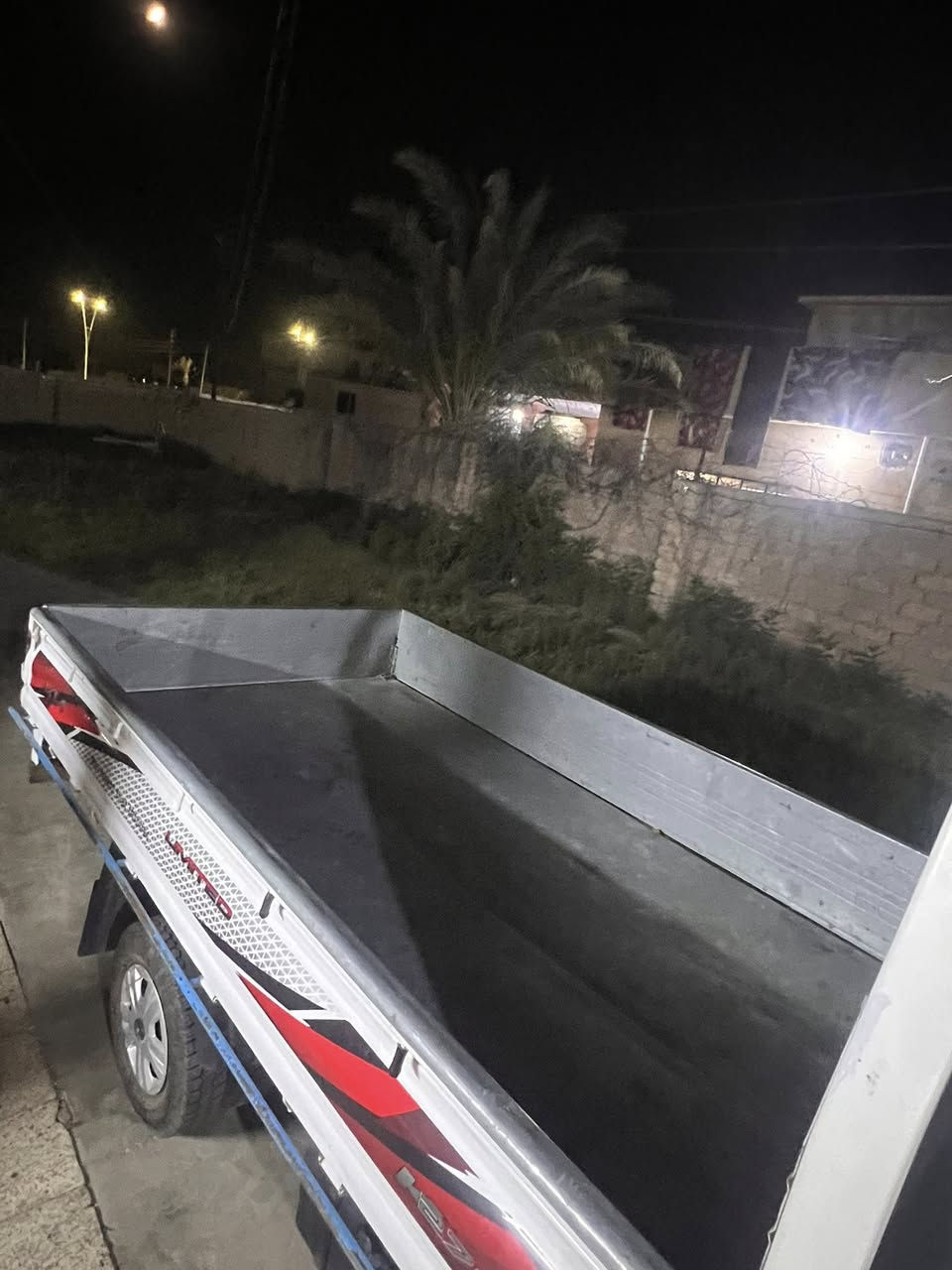 اسلام عليكم كيه أدوات موديل ٢٠١١ سيارة جاهزة مغلف بدي تخم تاير صدر محرك جاهزه اتصل *********** مكان تكريت
