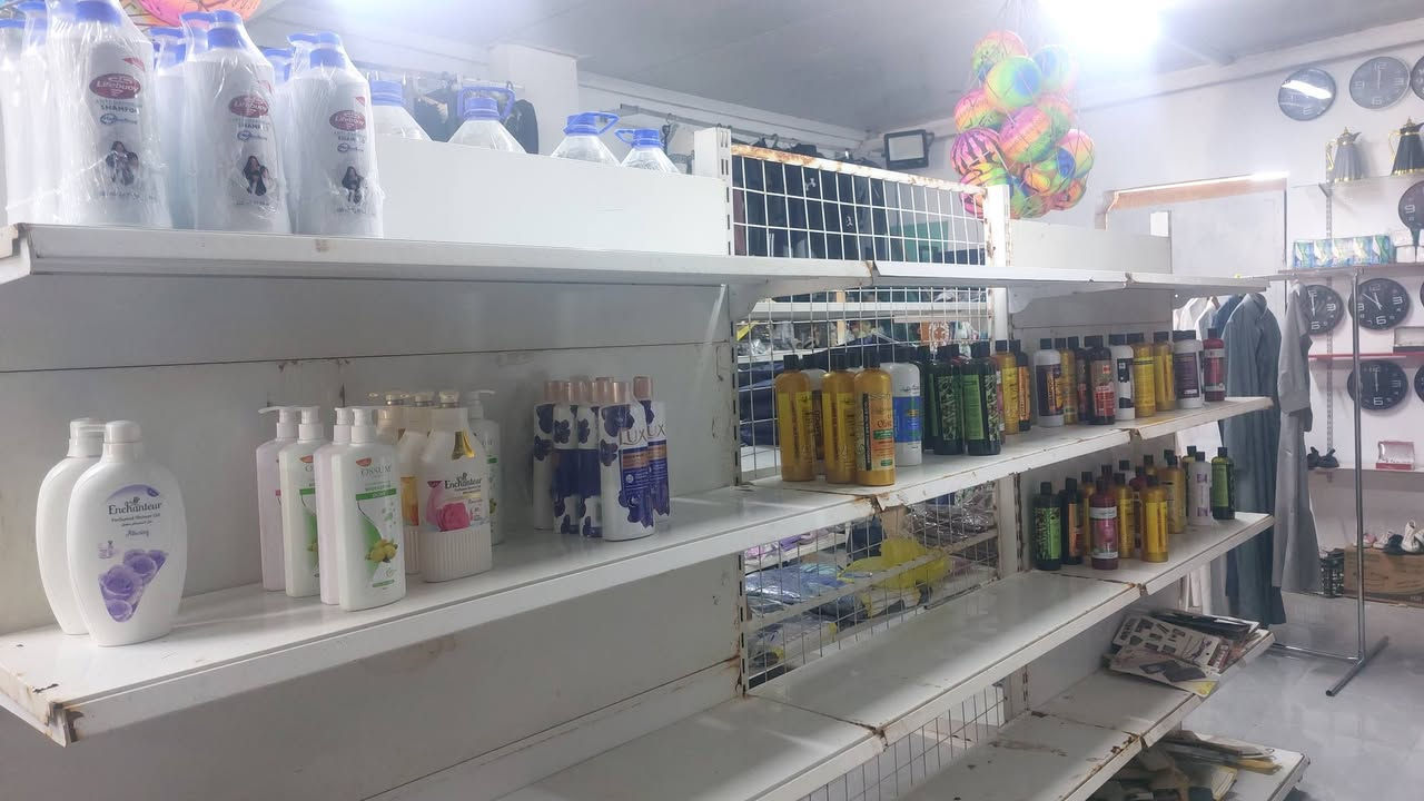 ✨ بسم الله الرحمن الرحيم ✨

تصوير من داخل #مجمع_المضيق 
 
#العنوان: الرمادي - المضيق - مقابل جامع الخضر والياس
#للتواصل: 
اياد
*********** - *********** 
مروان
***********
