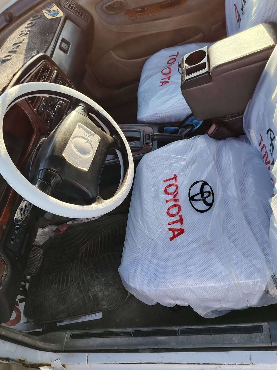 سلام عليكم للبيع دايو ابرنس موديل 96سيارة مكفوله كفاله عامه من ضربه وصبغ والمعجون تخم تاير ادامه جديده كير اوتو محرك مفتوح وكير حاويه شواصي جديده رقم بغداد نكليزي بسمي سنويه لل32 دواخلها شركه كهربائية كلها شغاله مسجل جديد سيارة الفف دينار مذب عليها سعرها 38وبيه مجال للطيبين مكان سيارة بغداد المحموديه ***********/***********
