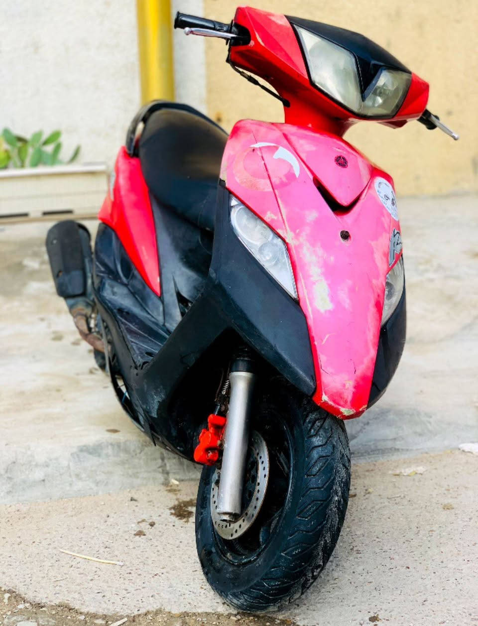 السلام عليكم للبيع دراجة ماكس ثعلب نضيفة كهربايات كلهة شغالة اي نقص مابيهة مكاني الحريه الدولعي الاستفسار على الرقم ***********
