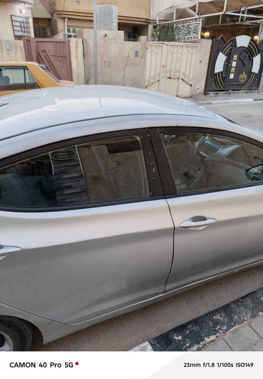 النترا مضلع موديل 13 
مكينة دوش 1800
تبريد يخبل حدادية توني نافضها مكينة كير كله تمام ماعدا الكشر مصبوغة عام وبيها قطع تبديل 
رقم إنكليزي بابل سنوية ل29 مكاني كربلاء
السعر 75 
*********** كربلاء, العراق
