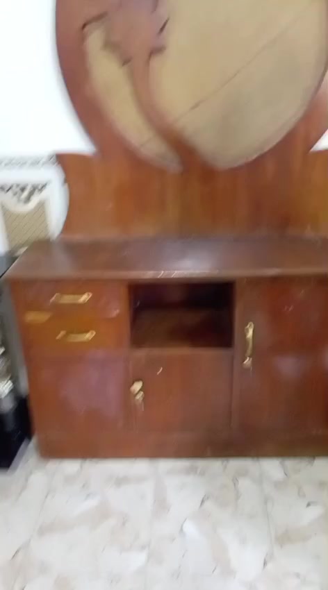 السلام عليكم عندي ميز امرايه البيع السعر 35 وبي مجال اتصل علرقم ***********
