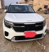 كيا سليتوس 2024 رقم اربيل فول مواصفات ماشية 27،225 كم  بيها فقط دحجه م...