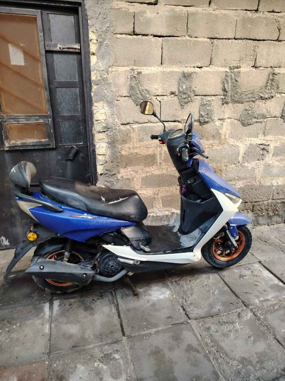 دراجة fs صيني دراجه حلوه وخير من الله شغاله ما بيها كل نقص فقط الكهربائيات ما تشتغل
سعر 250 وبيها مجال للشراي
***********
