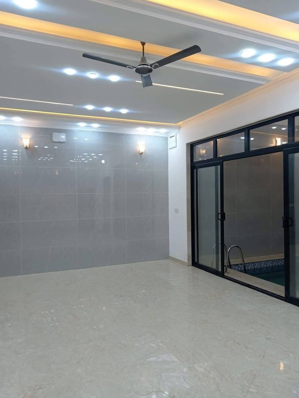 ‏‎‏‎دار  للبيع او المراوس النجف الاشرف
حي الجامعة
مساحه الدار  ٢٠٠ م 
شارع ١٥ موقع ممتاز 
طابقين بناء جديد vip
خلف المدينه المائيه

‏‎  للاستفسار مراجعة مكتب العطاء للوساطه العقاريه في حي الجامعه سايدين سلام-جامعه 
مقابل مجمع زيد و حسن

او الاتصال 
‏‎*********** (يتوفر واتساب)
