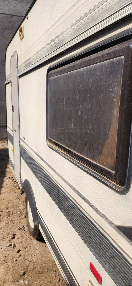 كرفان اوربي للبيع
بيع مستعجل 
هوبي الألماني المرغوب 
منفيس كامل 
طول 4 متر 
عرض مترين و ارتفاع مترين
كرفان جاهز و نضيف 
السعر 26 ورقة قفل 
***********
موجود توصيل لكل المحافظات 
مكاني بغداد حي الجهاد
