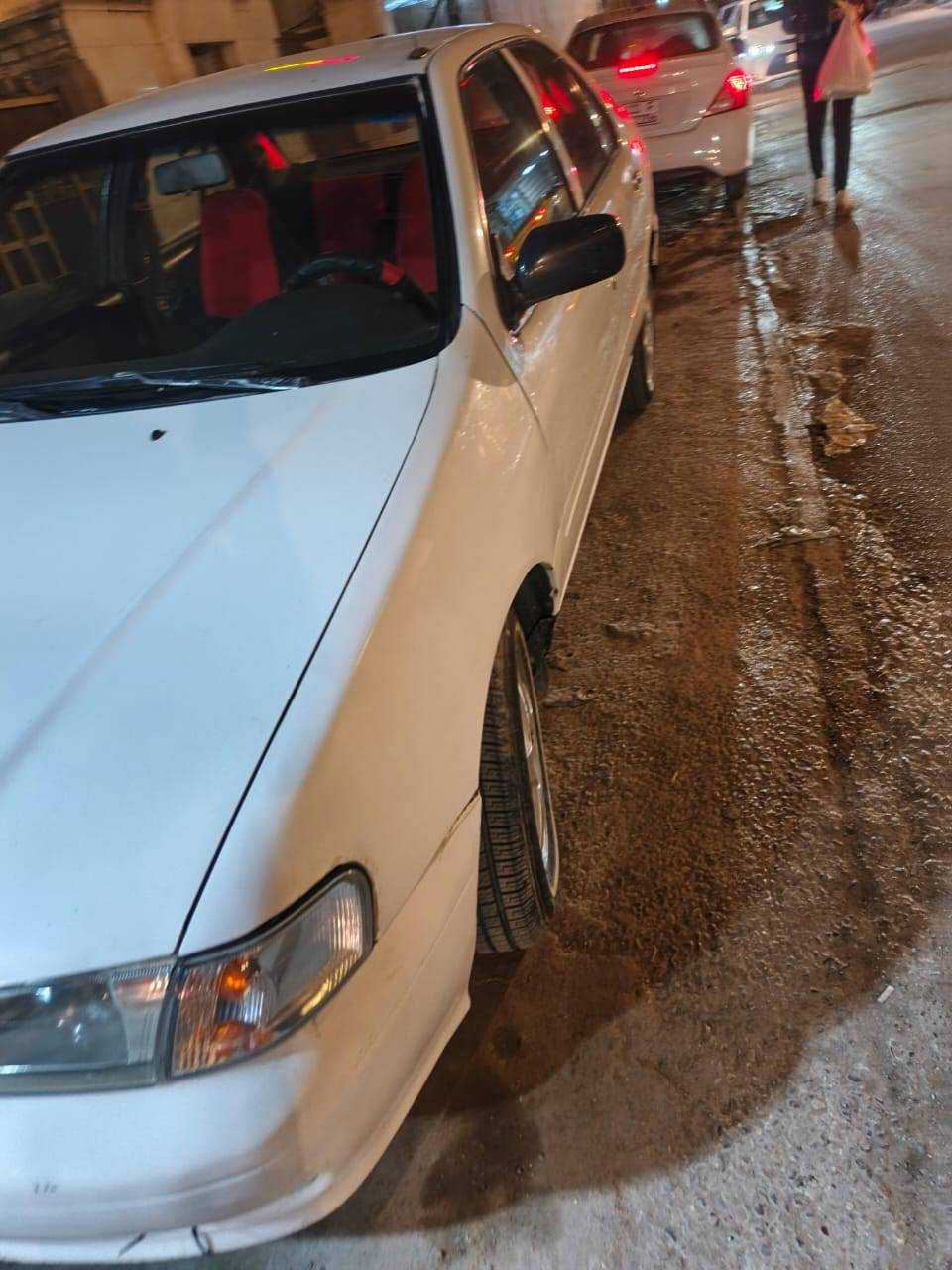 للبيع نيسان سني موديل 2000 سنويه بسمي مابيها اي نقص نضيفه حيل السعر 53 وبي مجال رقم بغداد انكليزي مكاني الدوره الشراي يتصل ***********......***********
