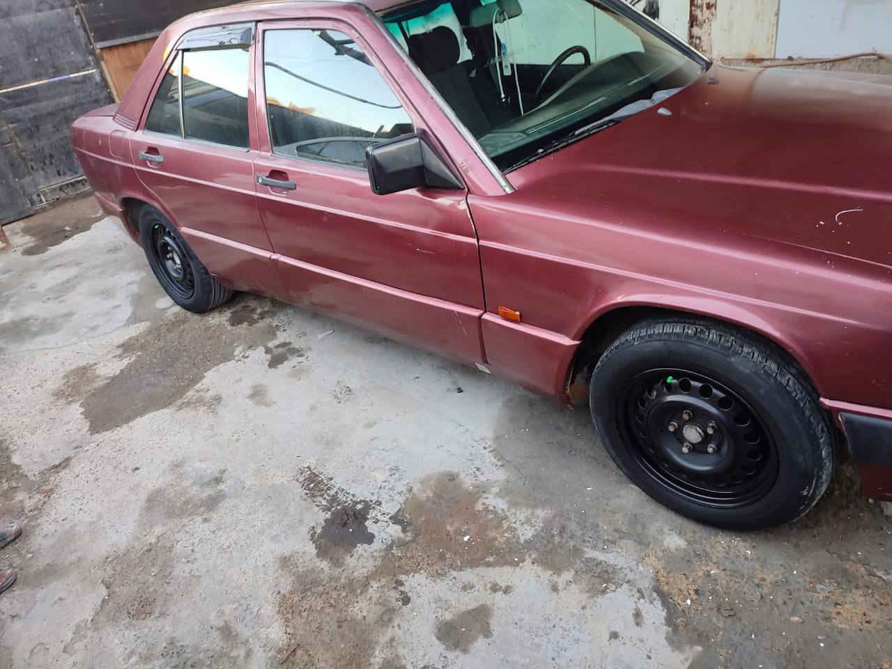 السلام عليكم  سياره مرسدس 190موديل 93محرك وانجي 6محرك وكير كفاله سعر 50وبيه مجال الستفسارات على هاذ رقم ***********
