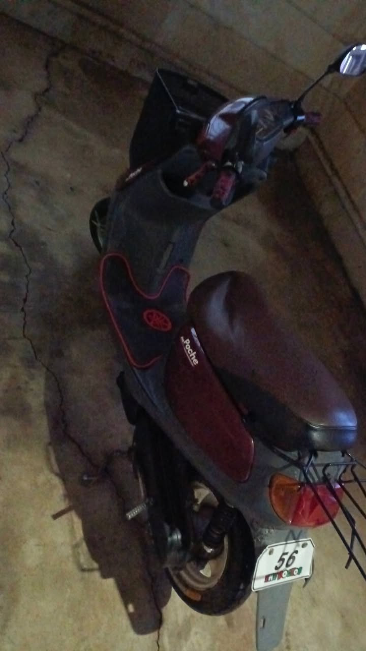 ماطور دمعه نفخ للبيع ماطور نضيف حيل من كلشي شغال اشاير سلف ماطور خير من الله ما تصرف عليه ولا ربع  سعر 350او بيه مجال قليل مكاني جانب الايسر ناحيه برطله رجاءن اذا مو شراي لا تعلق او لا تراسل رقم ***********
