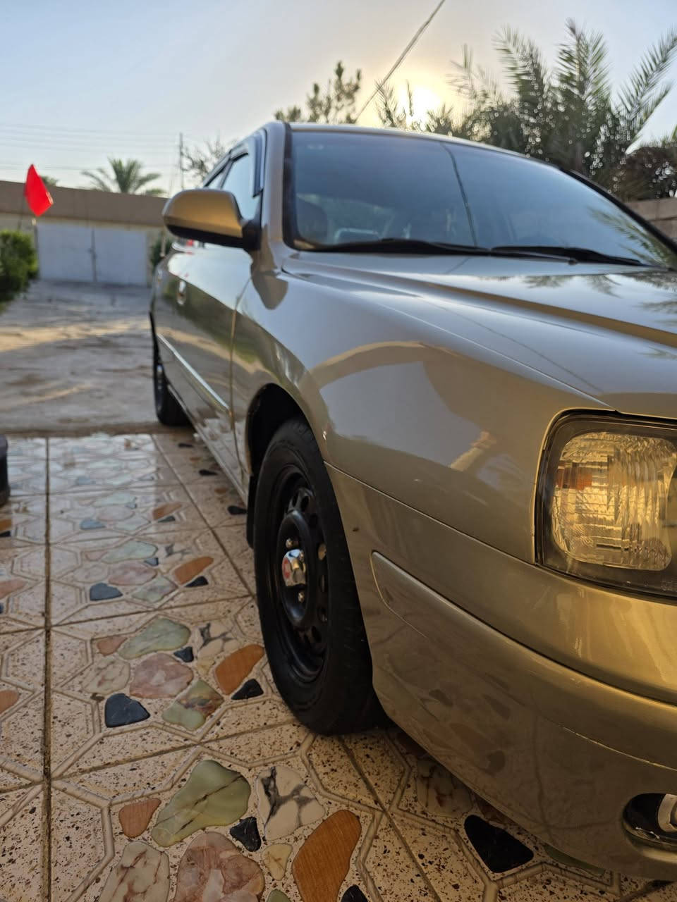 السلام عليكم النترا رقم بغداد  موديل ٢٠٠٣  صبغ عام بسبب الجراد وعندي  صورها قبل الصبغ
مكينه كير حاويه  خير من الله تبريد تدفئه حداديه  تايرات جدد سنتر لك  مري كهربائيه  سعر ٦٨ وبيها مجال مكان ديالى 
《***********》***********
