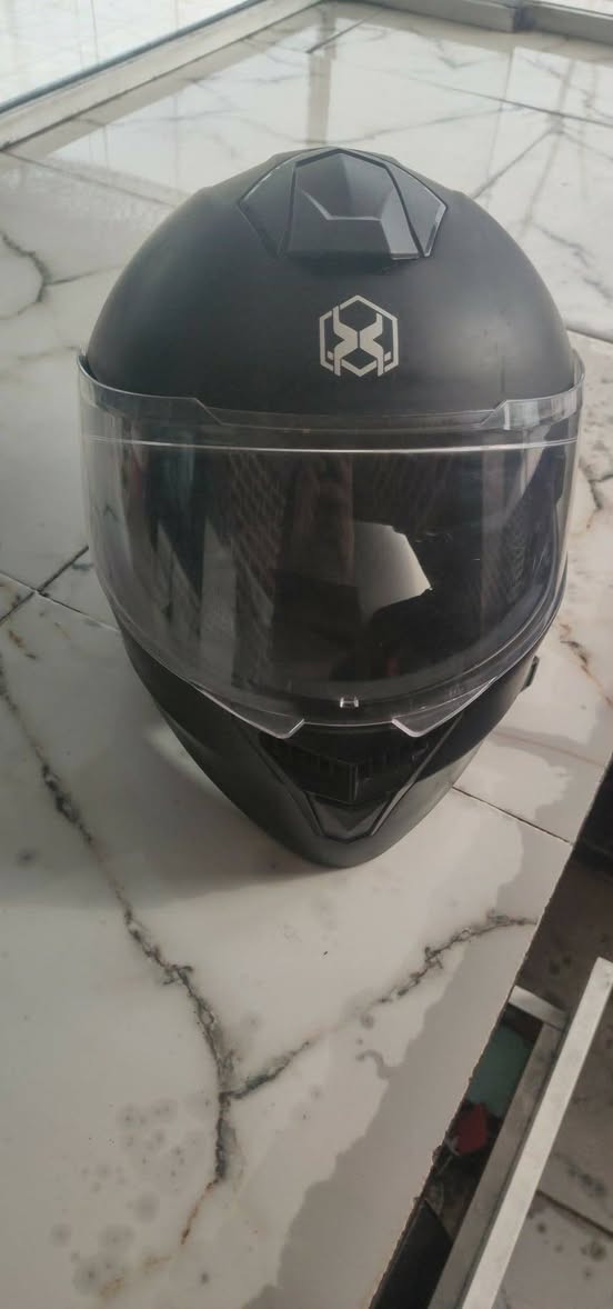 خوذا البيع مستعجل عل بيعه اي عيب ما بيه نضيفه سعر 40 وبيه مجال رقم ***********
