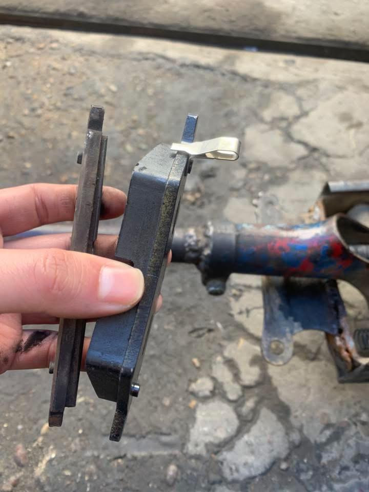 السلام عليكم تيكو 2012 شكل 13   رقم بغداد الدولي هزتها مساقطه بعدها
7/2026تسقط 

 سياره بيها جاملغ خلفي بي رش وجاملغين اماميات بيهن رش وجنطه بيها ضربه ممصلحه قماره بيها جراد دون خياس فقط دوسات بيبان سايق وبصف سياق بيهن خياس قليل 

مكينه مجفتها جديد  قبل 14 يوم  لاتنقيص دهن ولا تبخير كير مبدل عينه وصينه بوربلن جبن بيرن ودرايمات وشخص قبلي جانت يمه مسوي صيانه للكير مبدل ماشة  الكير 

ومبدل دسكات امامي

تبريدها شغال وسياره باسمي محولها

سياره  يمي صار شهر  نقصها صدر امامي وخلفي كامل  

ونقص بيها يراد ترتيب جوينات وراديتر ولف حماوه ومروحه شادين وحده مو مالتها سياره تحتاج ترتيب يرادلها 12 ورقه وماعندي لاوقت ولا امكانيه اصلحها

عارضها  ب46 وبيها مجال 

مكانها بغداد حي الجهاد 

رقم :- ***********
