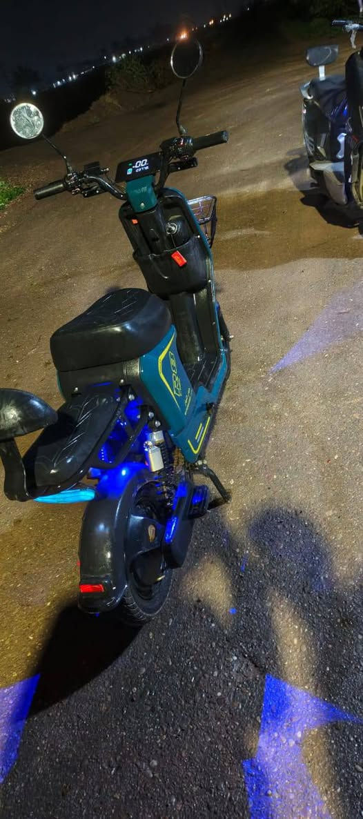 موطور شحن للبيع مقفول نضافه فول
ستخدام ثلاثة أشهر  بطاريات 5 للاستفسار تصال على الرقم ***********
