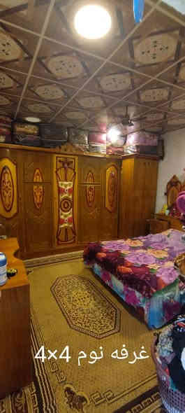 دار للبيع مجمع فدك مساحه ١٠٠ متر نضيف يحتوي على غرفه وستقبال ومطبخ وصحيات سقف سندويش بسمي تحويل يم المختار بي ورقه من البلديه سعره 24 وبي مجال ***********
