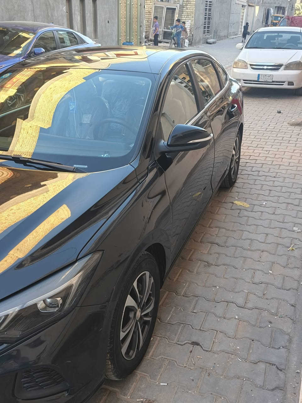 السلام عليكم ❗️
لبيع او مراوس!!! 
شانجان ايدو بلاس موديل  (22 )
حره و بسمي السيارة تحويل مباشر
داخل ضمان الشركه السيارة
محرك 1600 تنفس طبيعي
السيارة فول مواصفات 
  ماشيه 100 
فتحه تحكمات! 
 تشغيل عن بعد ! 
تبريد قطعتين ! 
سونر موجود بيه قطعه وحده تبديل باب السايق فقط بدون دواخل واكو شخوط بسيطه فقط
  السعر 118 وبيه مجال 
الرقم ***********
المكان بغداد/الغزاليه
