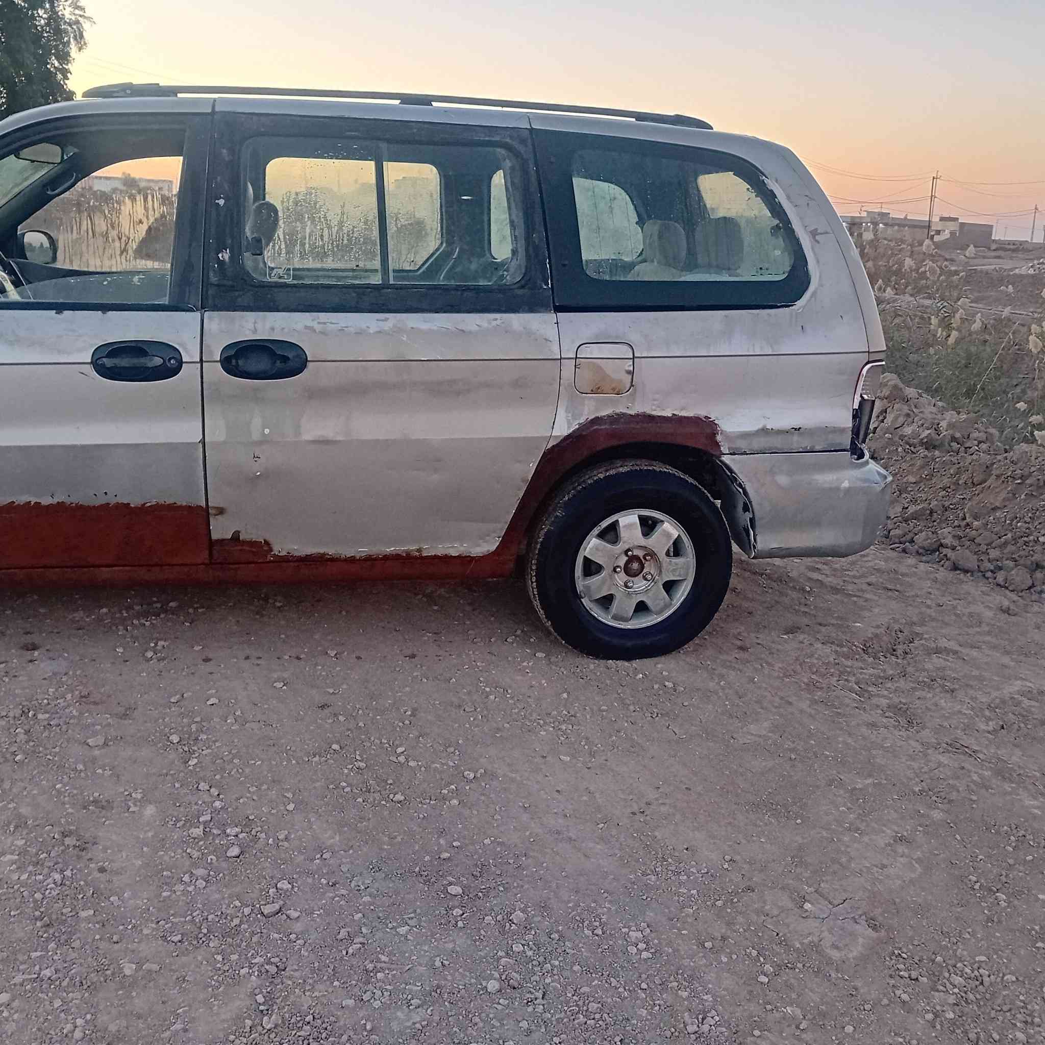 كيا كرنفال موديل 2000  بابل الماني السعر 16 
***********
