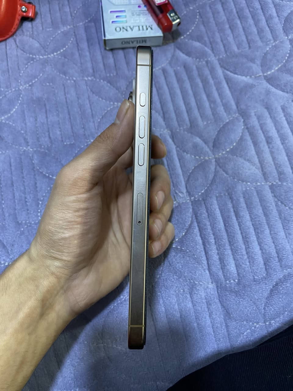 السلام عليكم 
ايفون 16 برو ماكس 
بطارية 95 
ذاكرة 256 
تك سيم 
ضمان شركة الى شهر ال 7 
جهاز فول نضافة ما بي ولا شخطة وما مفتوح شرط 
السعر ( مليون و 300 ) وبي مجال بسيط 

شراي تعال خاص او اتصل عل رقم : ***********
