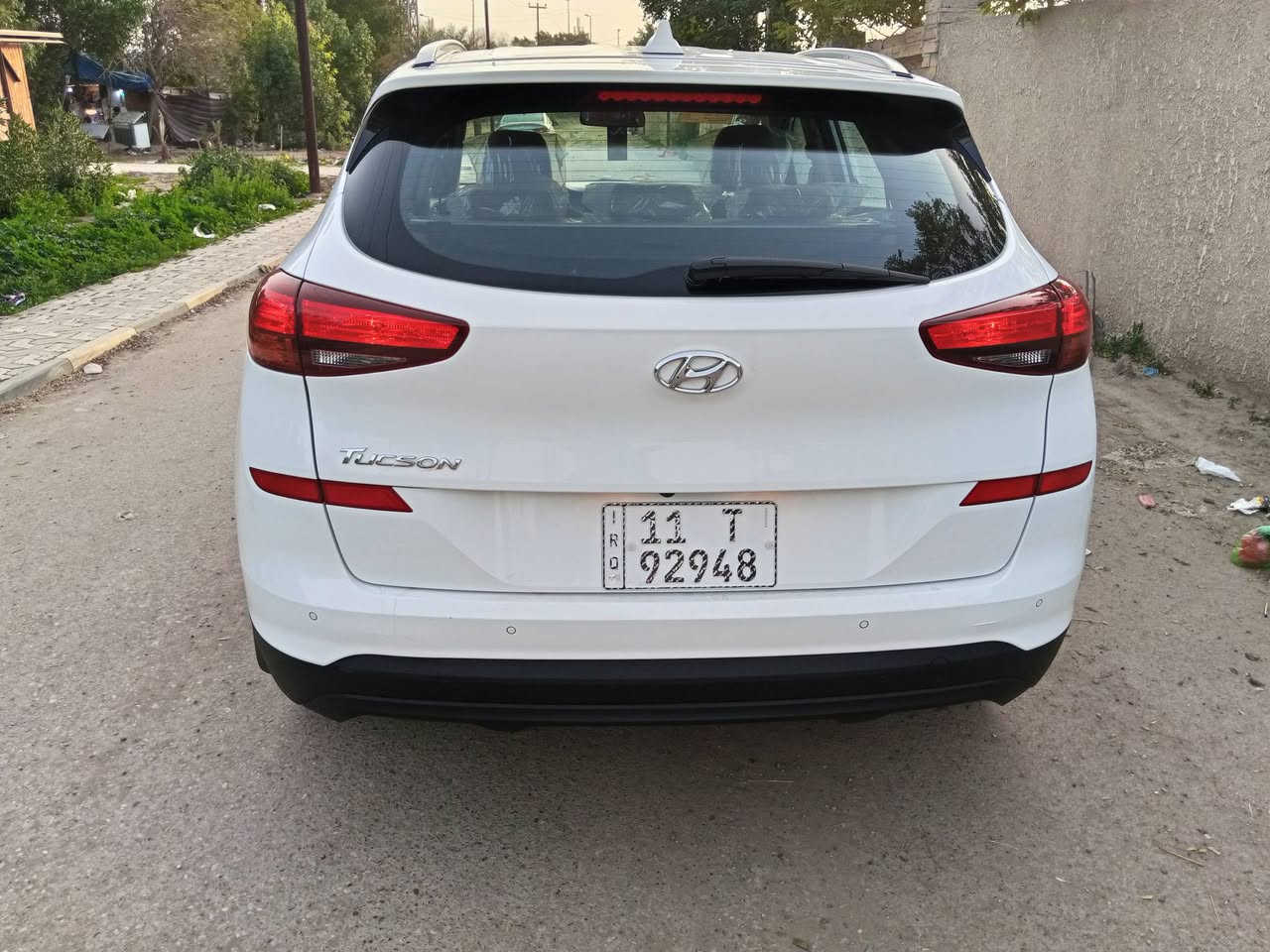 السلام عليكم للبيع توكسان 2020 شركة الكاصد
فول مواصفات عدا البانوراما كشنات كهرباء 
بصمه حساس امامي خلفي
السياره ماشيه 38 الف حقيقي بشرط الفحص 
لد امامي 
خمس عدسات
السياره جديده جدآ وكفاله عامه من كلشي لاصبغ ولا حادث ولا تبديل رقم بغداد بأسمي تحويل ثاني يوم مكانها بغداد الكرخ *********** واني بخدمة الطيبين
