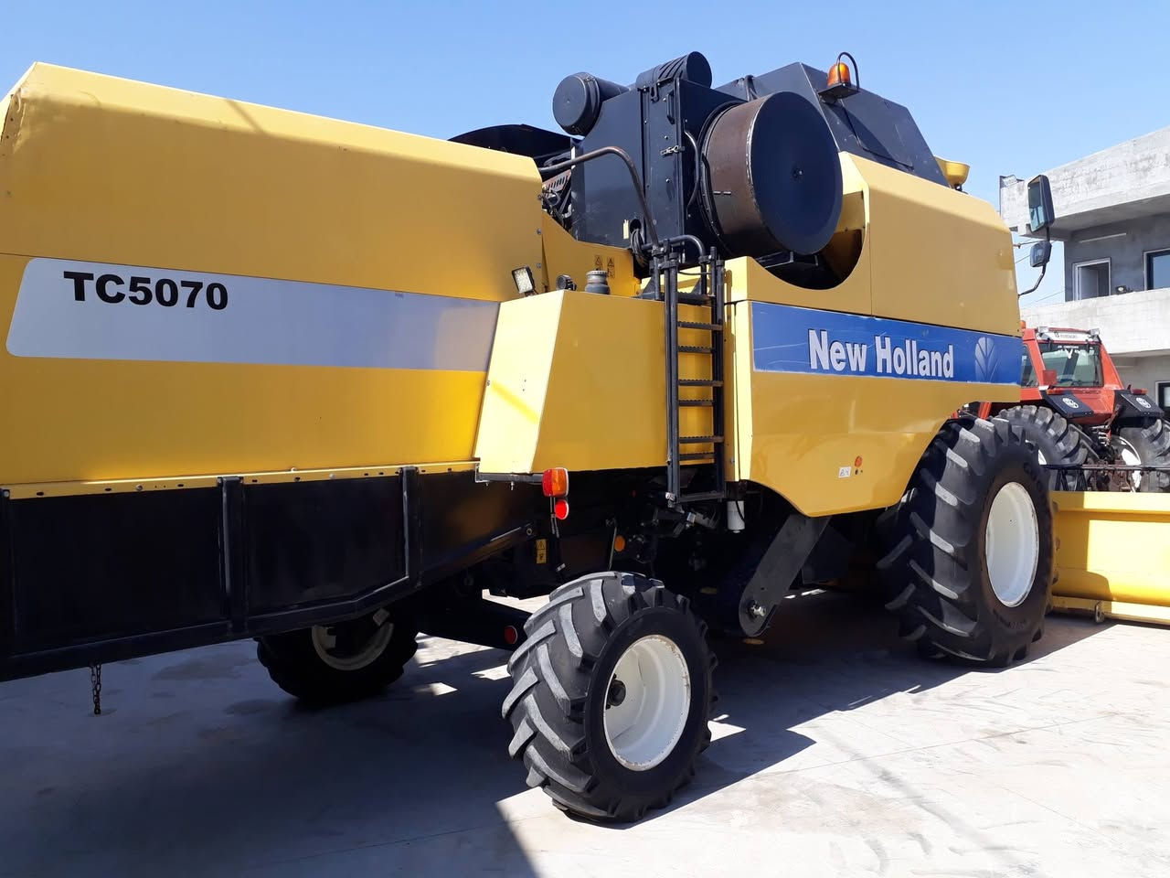 ئەم دەڕاسەیە بۆ فرۆشتنە (للبیع) ،مۆدیل2011
5080 دەبل درامە، 5 بەلەم ، معمل کارەبایی ، دەبل کوشن ، تەپلە 20 فووت

ڕەقەم تەلەفۆن: 
***********
***********
@إشارة
