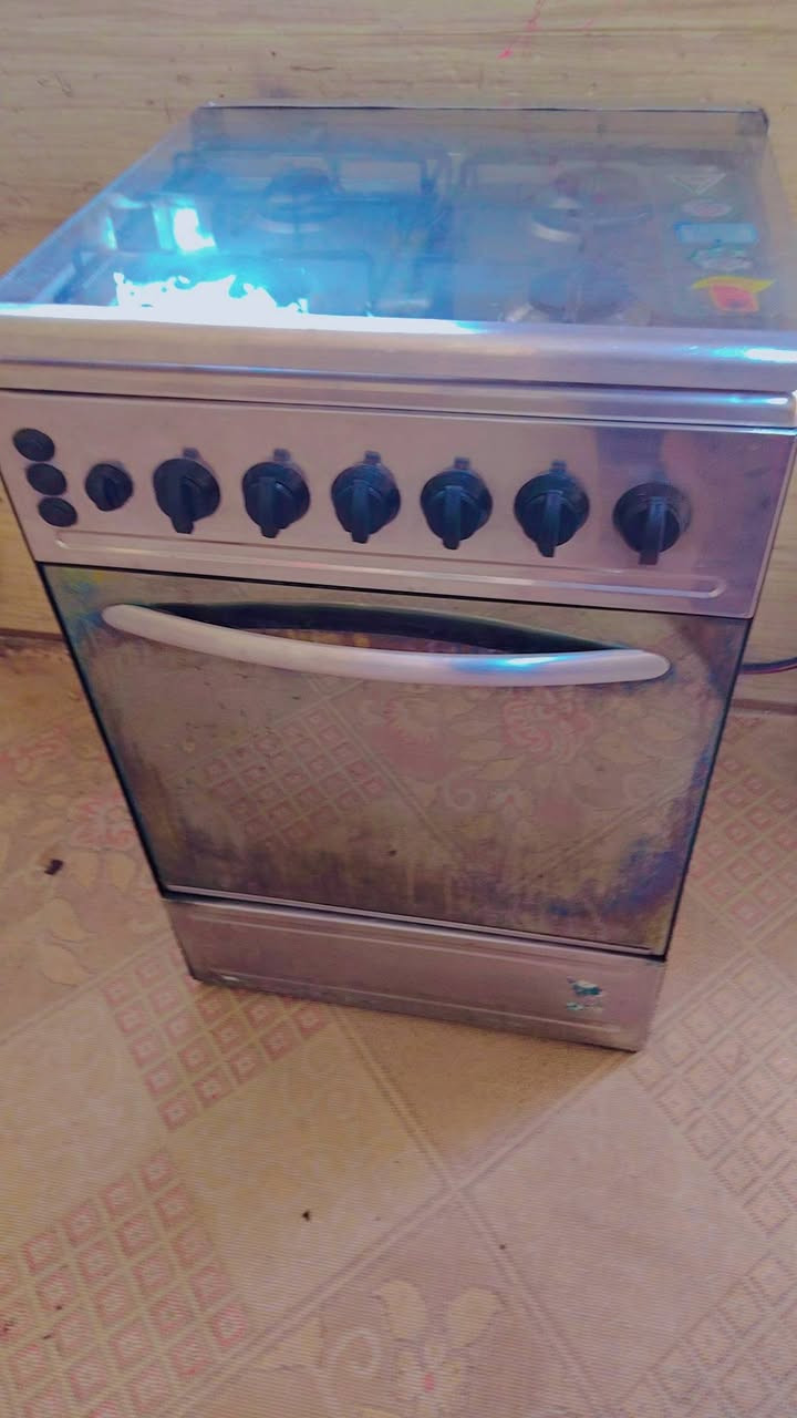 طباخ مصري شرط الشغل علفحص.سعر125الف اوبي مجال للشراي ***********
