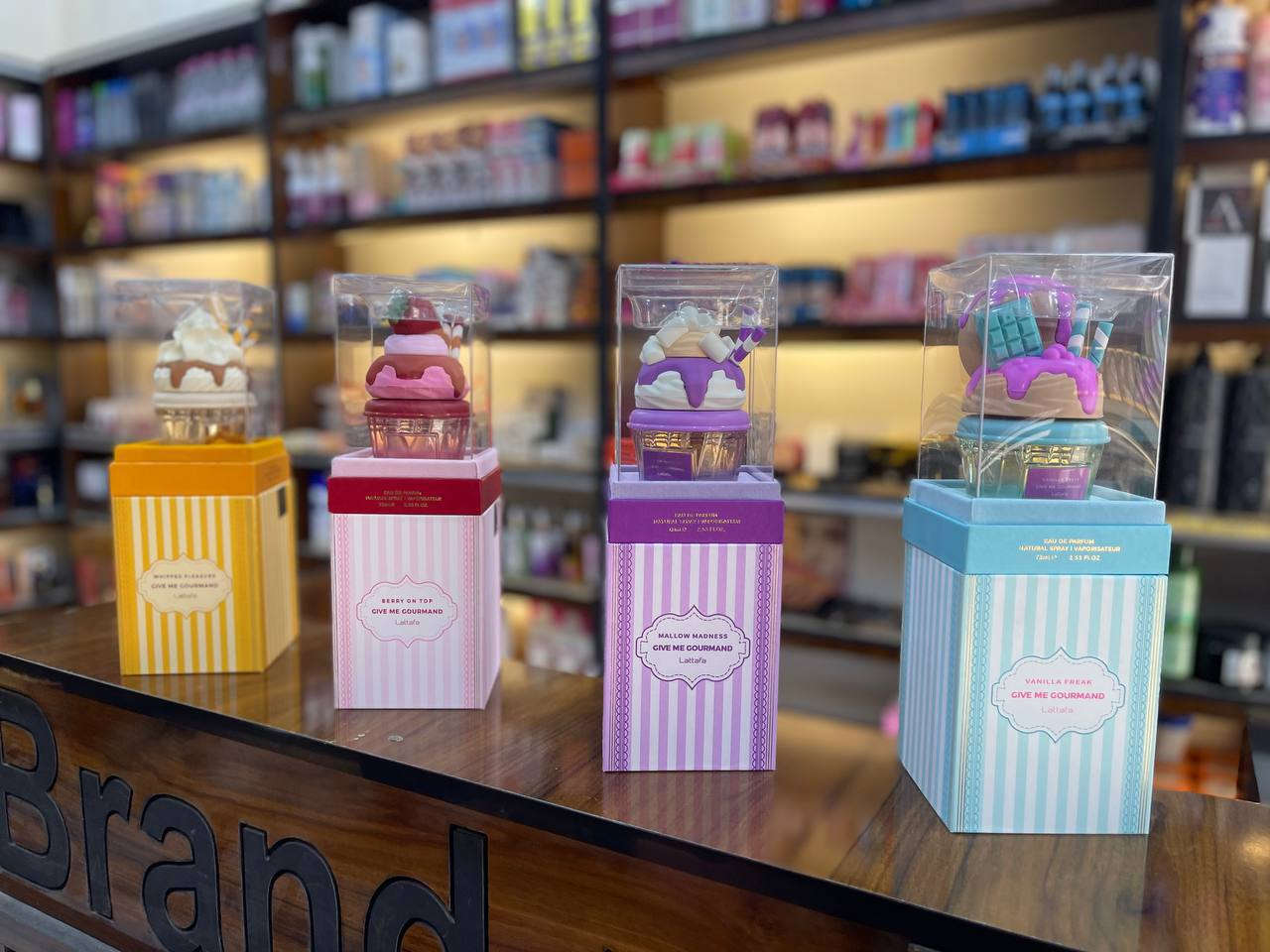 "🎀🔔 هدايا راس السنة  🎁🎁
كل لحظة تستحق هديه وفرنالك
 عطور __هدايا ___واكسسوارات___حقائب___عدسات
مكياج__ غسولات للجسم والبشرة__ ساعات__ تغليف هدايا 

وكل هاذالدلال والجمال وتوصيلكم مجاني 😉🥇
أسعار انسب من الكل لدلالكم وجمالكم😘🥺

رقم والصفحه للحجز راسلوهم للاستفسار عن الاسعار
حجز واتساب ***********
بسماية براند للعطور والهدايا  اومراسله الصفحه
