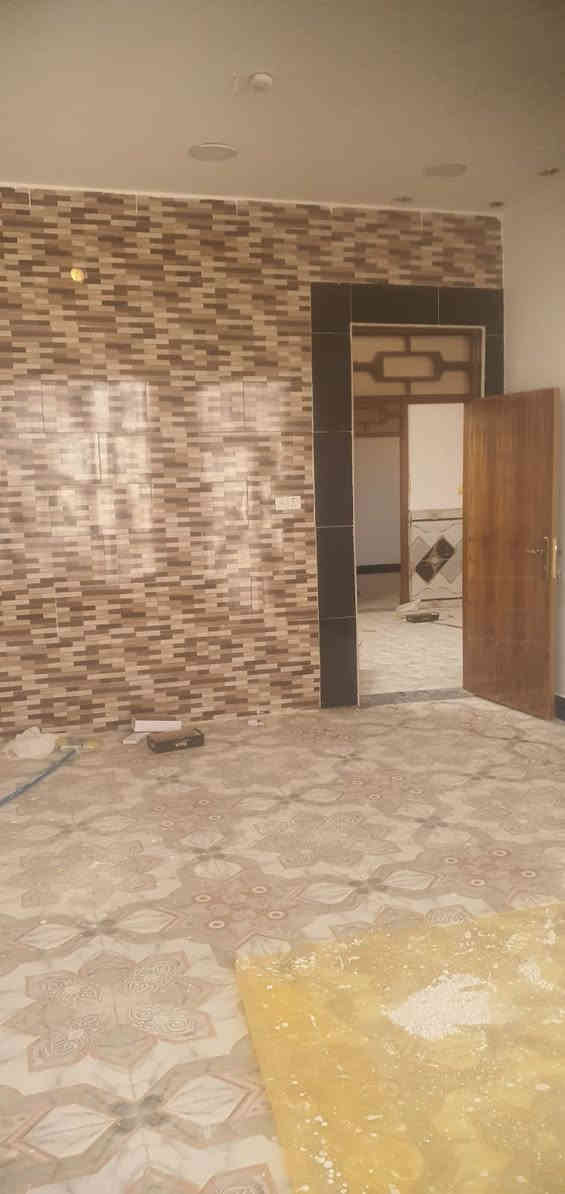 🏛 مكـــــتــــب مــحــــمد الامــــارة للـــعـــقـــار 🏛

🎗 نعلن عن بيع بيت في الدبية الثالثة قربة دائرة الكهرباء 🎗

♦️-- مساحه 200 متر ❗️✅️
♦️-- واجه 10 م ↔️✅️
♦️-- النزال 20 م ↕️✅️
♦️-- عرض الشارع 10 متر ✅️
♦️-- طابق واحد يحتوي على :- غرفتين + هول + اسنقبال + مطبخ + صحيات داخلية وخارجية + طرمة كبيرة + حديقة كبير
.
♦️-- المنطقة توجد فيها خدمات  ماء + كهرباء + بناء

♦️-- السعر بالنقد 110 وبي مجال !!

♦️-- السعر عن طريق المبادرة 115 وبي مجال !!
_______________________________
لـــلاســــتـــفـــســـار الاتـــصـــال عـــلـــى :
📱📱📲📲
*********** محمد الاماره 
*********** رسول الامارة
.
#عنوان_المـــكـــتــب
طشاش الثانية / نهاية شارع الاسعاف الفوري / ركن توزيع عميشة والضباط

🏛 مكـــــتــــب مــحــــمد الامــــارة للـــعـــقـــار 🏛
