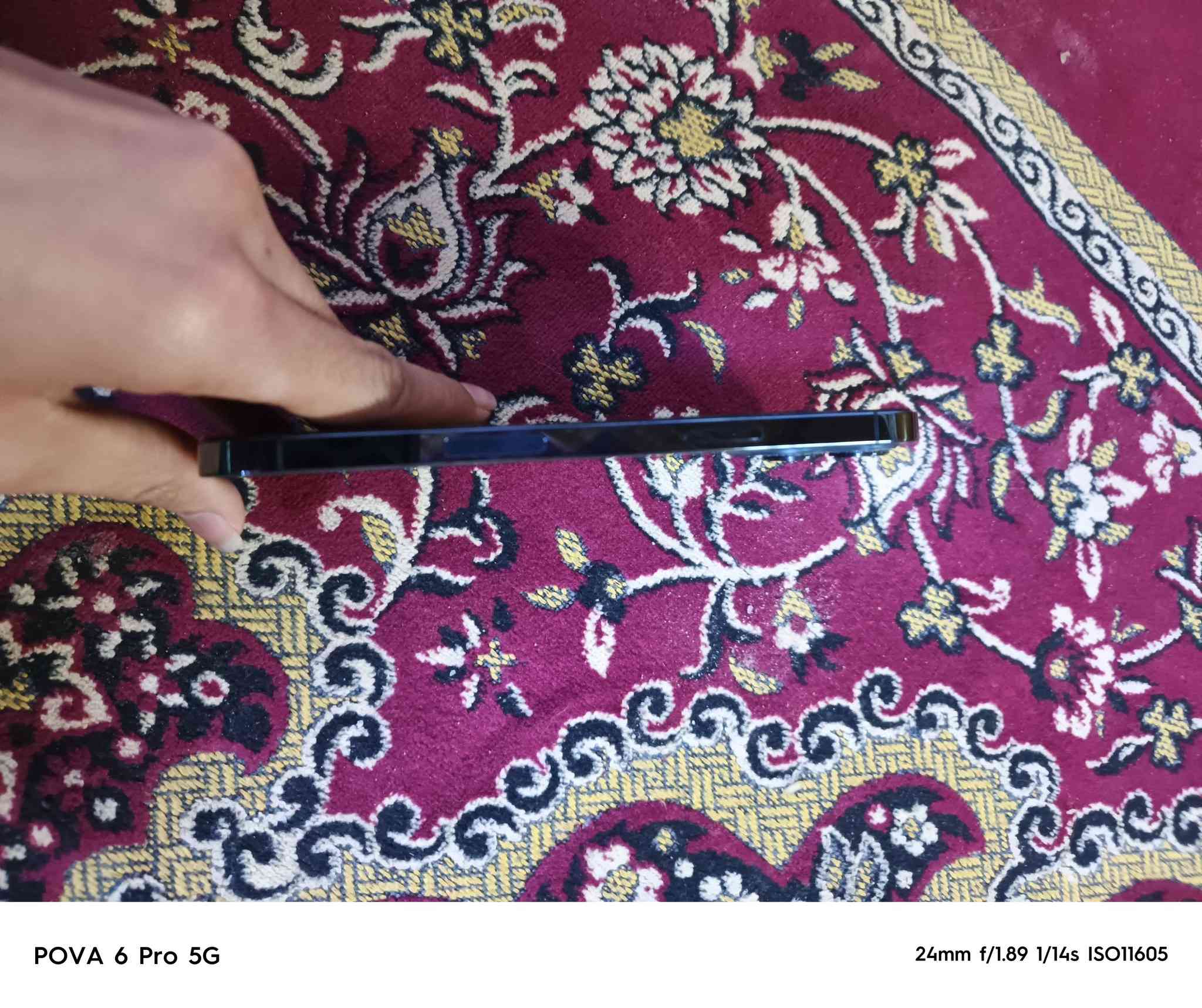 سلام عليكم جهاز ايفون 12برو ماكس للبيع  نضافه 90/ بطاريه 91 عوزه شاشه جهاز كلشي ما مبدل بي الله شاهد فقط شاشته نكسرت عوزه شاشه فقط / رقم الهاتف *********** اتصل وبيك خير ودلل
