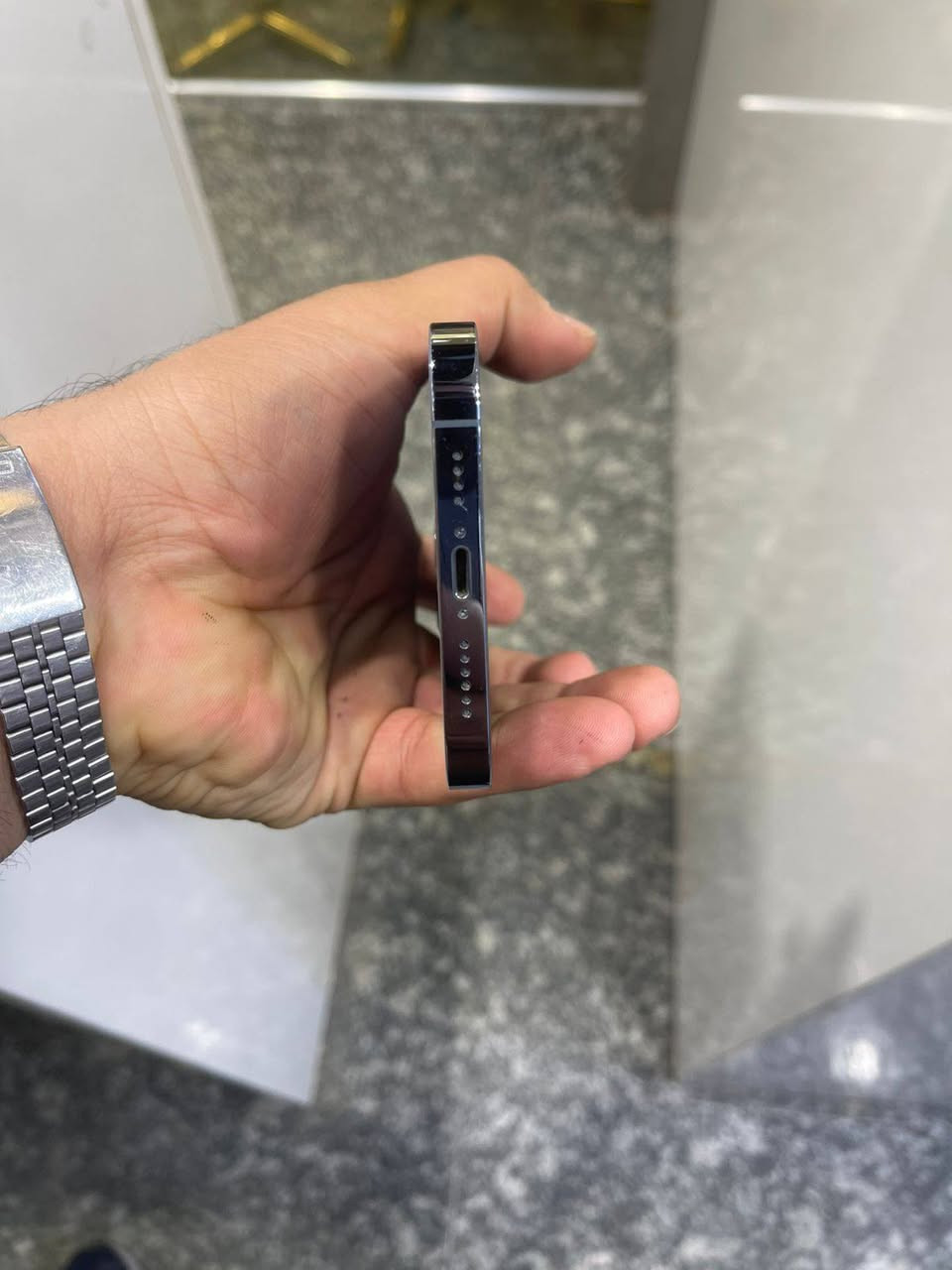 13 pro max
128 
بطاريه  78
شرق اوسط 
الجهاز كلش نضيف 
كامل ملحقات 
 كارتونه مطابق 
مكاني بغداد المشتل 
***********
