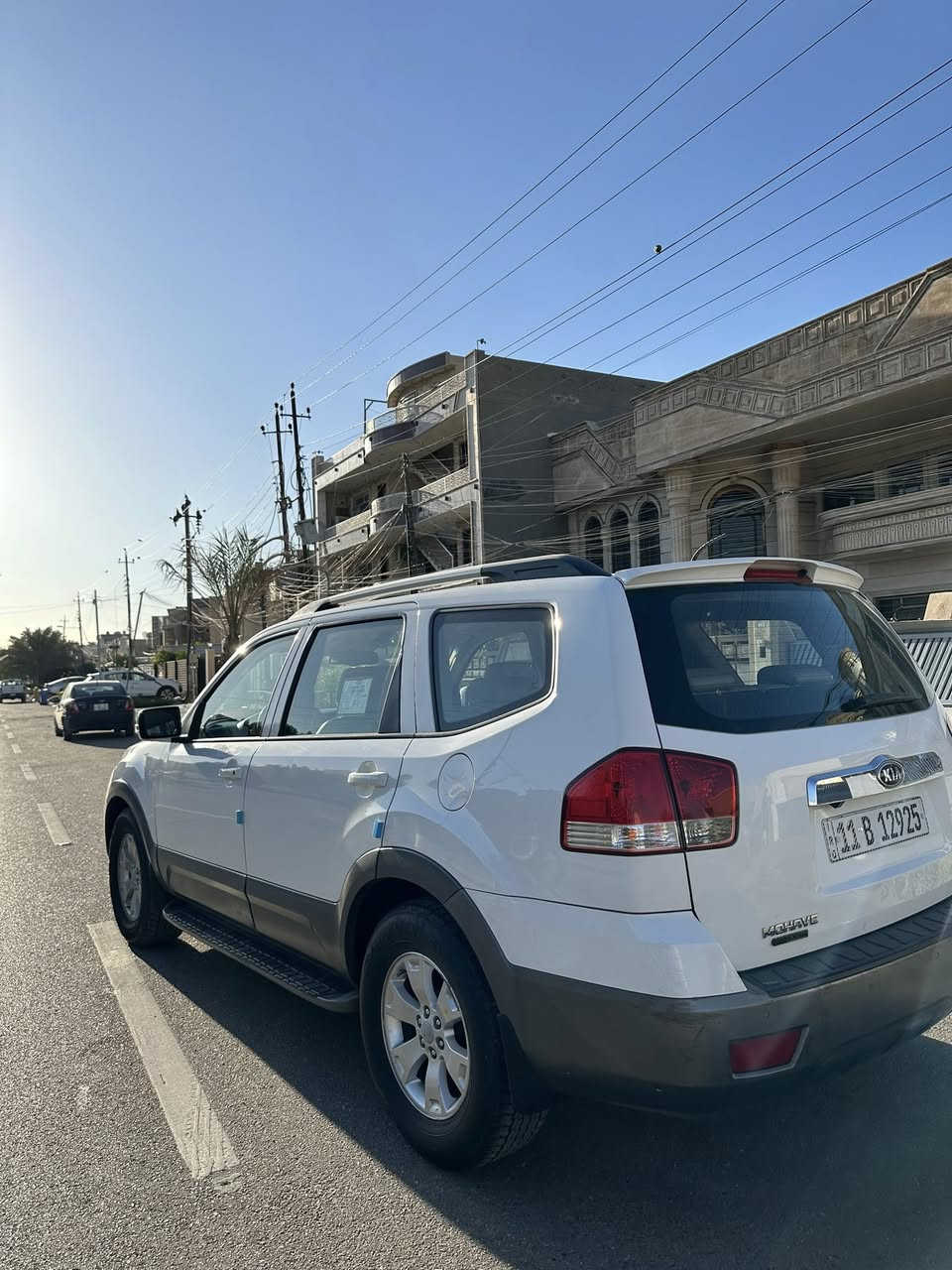 السلام عليكم 
موهافي 2016 
السياره نص فول المواصفات السياره فور ويل جنطه شفط كشنات جلد كامره خلفيه حساس خلفي امامي تحكمات ستيرن جهتين اشاير مري /مكينه بدون رواجز بلاديه من امها شرط ممفتوحه كفاله كير تبريد صدر خلفي امامي كله جديد السياره جاهزه برغي نقص مابيها ماشيه 140 حقيقي 
الحادث (جاملغ وبنيد ومباوك صبغ بصفحه الصدر بدون دواخل بدون ايرباك) بغداد باسمي رقم انكليزي جديد وهزه جديده السعر 145 نقد او مراوس حسب القناعه المكان بغداد ساحة عدن الرقم :***********
