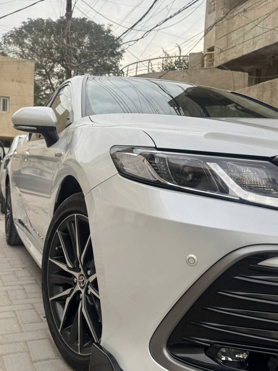 السلام عليكم للبيع كامري عبد اللطيف جميل هايبرد فول مواصفات موديل 2023 مكفوله كفاله عامه ماشيه 18  للاستفسار *********** بغداد السيديه
