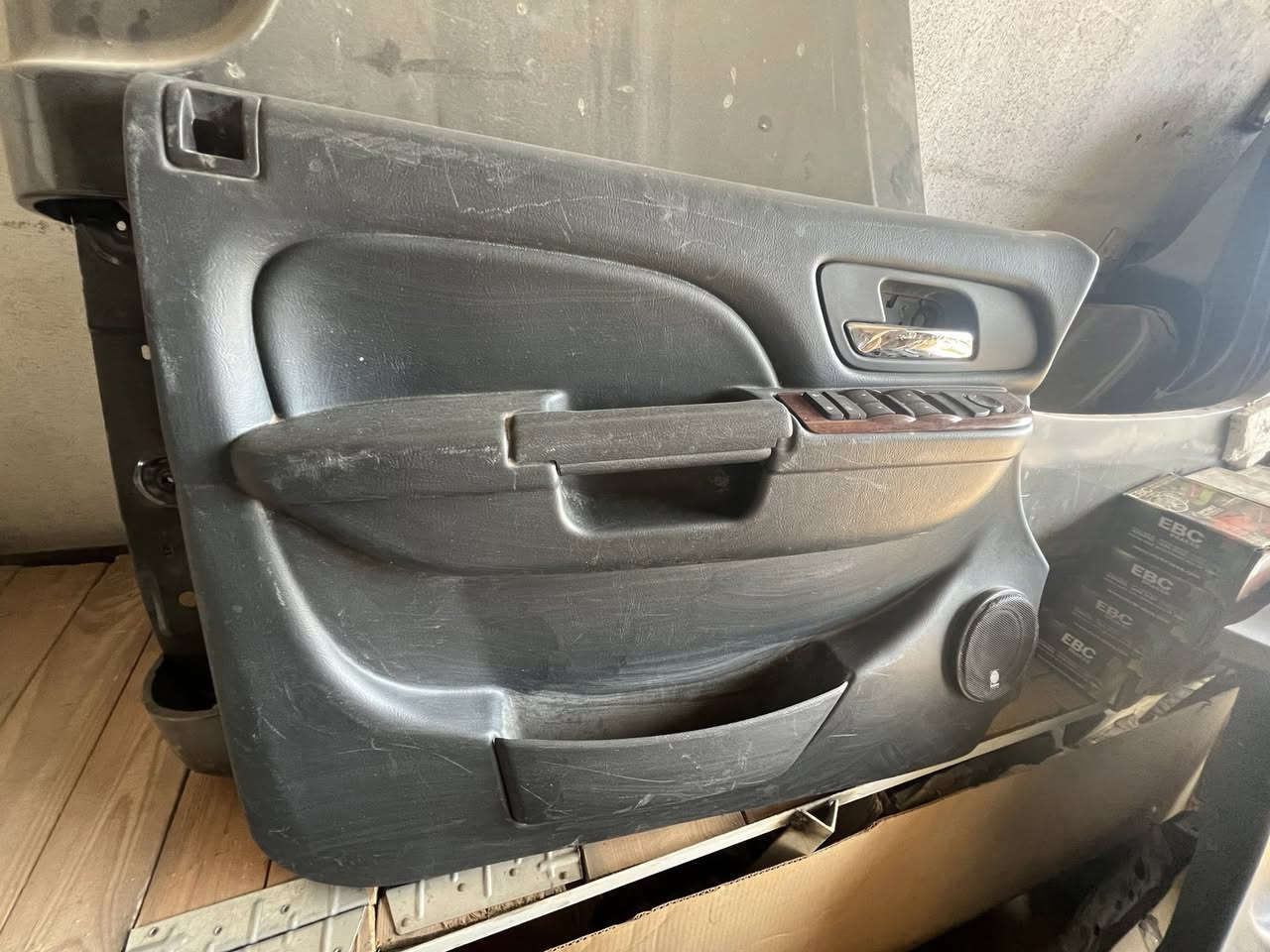 السلام علیکم اخوان انی عندی هذا غراض فی صورە کل للبیع شلح کل وکالە و لیس مستخدم کل جدید 
*********** واتساب
