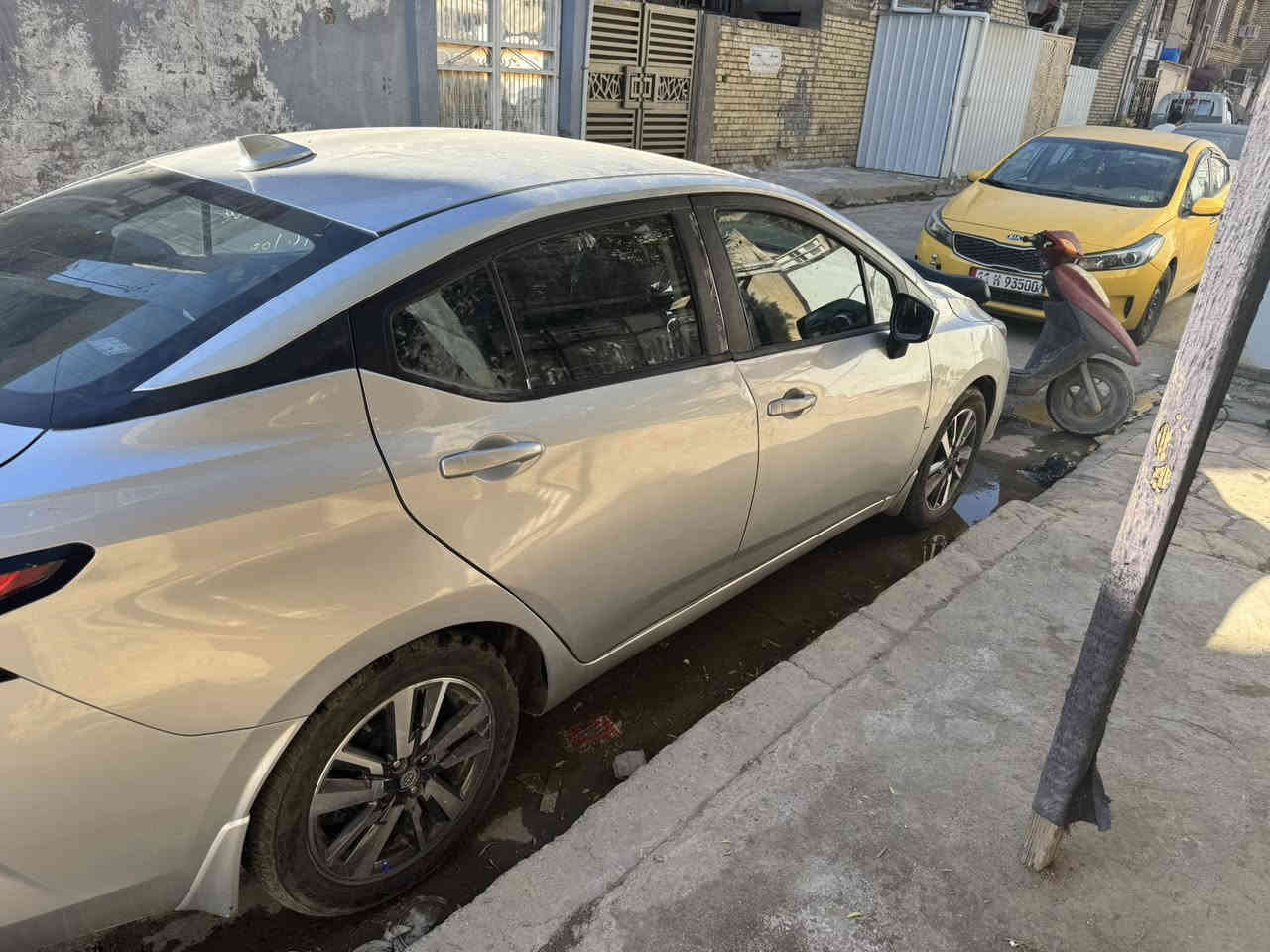 السلام عليكم نيسان فيرسا ٢٠٢٤ بصمه شاحن وايرليس رادارات جانبيه واماميه  وخلفيه وبعددبيه مواصفات صور الحادث بالمنشور تبدل بابين فقط السعر ١١٠ المكان يغداد الشعله ***********
